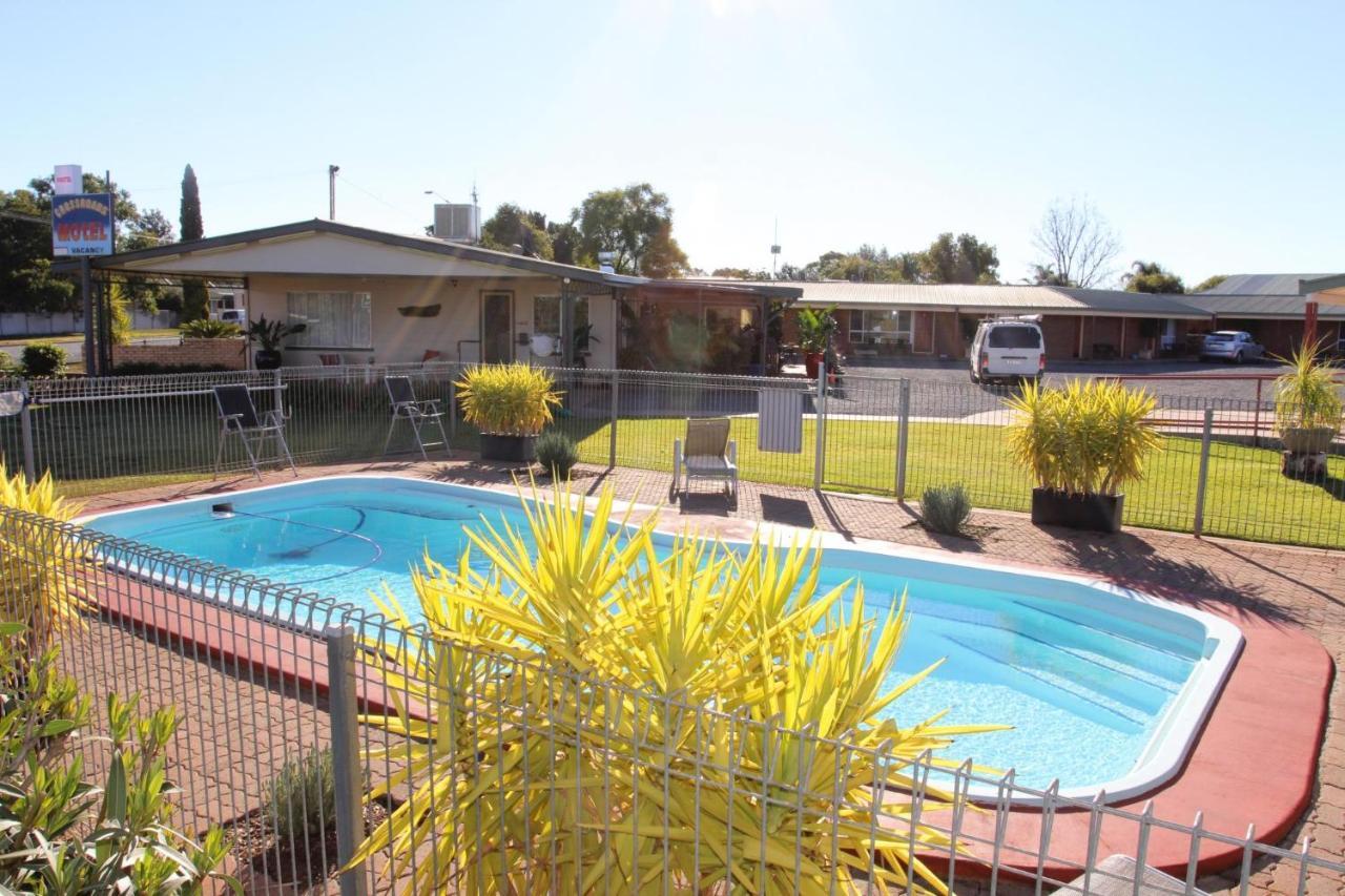 Cross Roads Motel Cobar Dış mekan fotoğraf